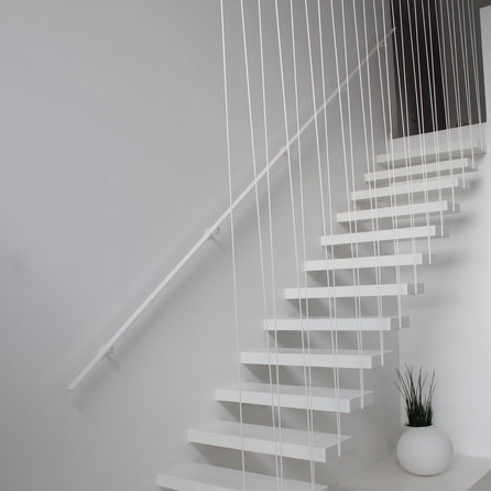 Witte trapleuning (gecoat) op maat - rechthoekig (40x10 mm) - incl. leuninghouders TYPE 11 - coating wit RAL 9016, 9010 of 9001