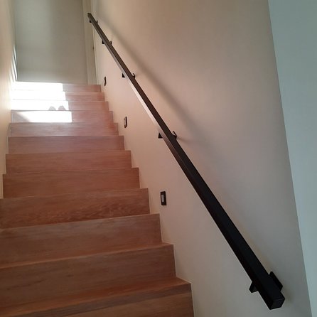 Zwarte trapleuning (gecoat) op maat - vierkant (40x40 mm) - coating zwart RAL 9005