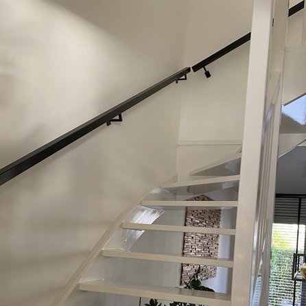 Zwarte trapleuning (gecoat) op maat - vierkant (40x40 mm) - coating zwart RAL 9005