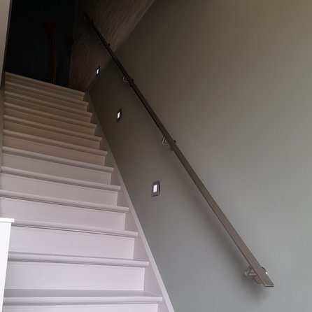 Inox trapleuning op maat - rechthoekig (40x10 mm) - incl. leuninghouders TYPE 3