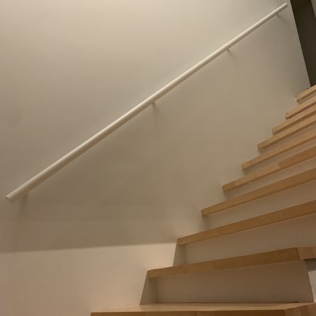 Witte trapleuning (gecoat) op maat - rond - incl. leuninghouders TYPE 14 - coating wit RAL 9016, 9010 of 9001