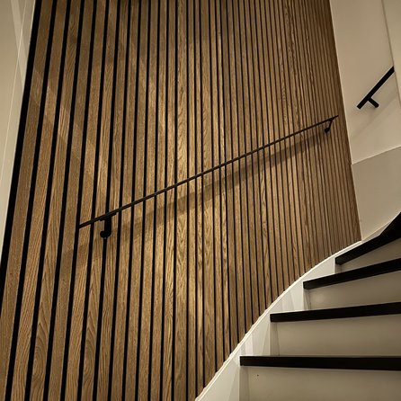 Zwarte trapleuning (gecoat) op maat - rechthoekig (40x10 mm) - incl. leuninghouders TYPE 7 - coating zwart RAL 9005 Zwarte trapleuning (gecoat) op maat - rechthoekig (40x10 mm) - incl. leuninghouders TYPE 7 - coating zwart RAL 9005