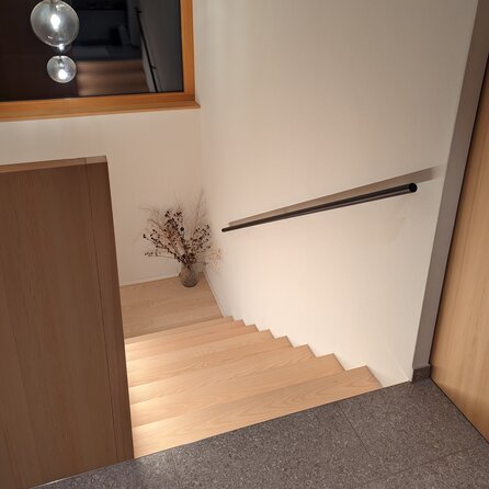 Zwarte trapleuning (gecoat) op maat - rond smal - incl. leuninghouders TYPE 14 - coating zwart RAL 9005