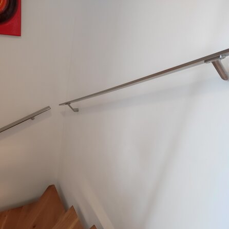 Inox trapleuning op maat - rechthoekig (40x10 mm) - incl. leuninghouders TYPE 7 Inox trapleuning op maat - rechthoekig (40x10 mm) - incl. leuninghouders TYPE 7