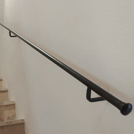 Smeedijzeren trapleuning op maat - rond massief (20 mm) - Incl. rechte leuninghouders (gelast) - transparante coating