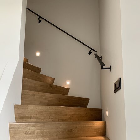 Trapleuning in RAL kleur naar wens (gecoat) op maat - rechthoekig (40x10 mm) - incl. leuninghouders TYPE 11 - coating in iedere RAL kleur