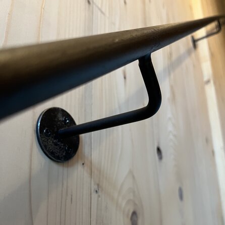 Smeedijzeren trapleuning op maat - rond massief (20 mm) - incl. leuninghouders TYPE 1 (gelast) - transparante coating