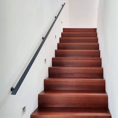 Antraciet trapleuning (gecoat) op maat - rechthoekig (40x10 mm) - incl. leuninghouders TYPE 7 LUXE - coating donkergrijs RAL 7016 of 7021