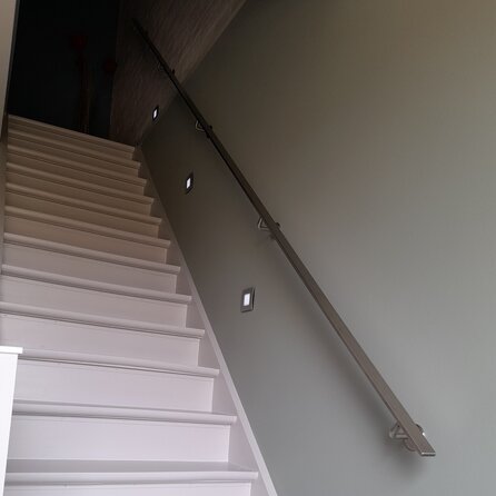 Inox trapleuning op maat - rechthoekig (50x10 mm) - incl. leuninghouders TYPE 3
