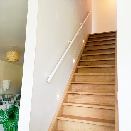 Witte trapleuning (gecoat) op maat - rond - incl. leuninghouders TYPE 5 - coating wit RAL 9016, 9010 of 9001