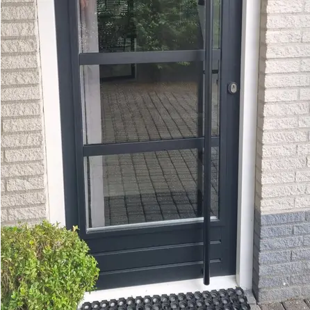 Zwarte trapleuning (gecoat) op maat - voor buiten - rond smal - incl. leuninghouders TYPE 14 - coating zwart RAL 9005