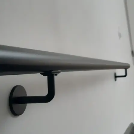 Zwarte trapleuning (gecoat) op maat - rond - incl. leuninghouders TYPE 3 - coating zwart RAL 9005