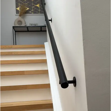 Zwarte trapleuning (gecoat) op maat - rond smal - incl. leuningdragers TYPE 3 LUXE - coating zwart RAL 9005