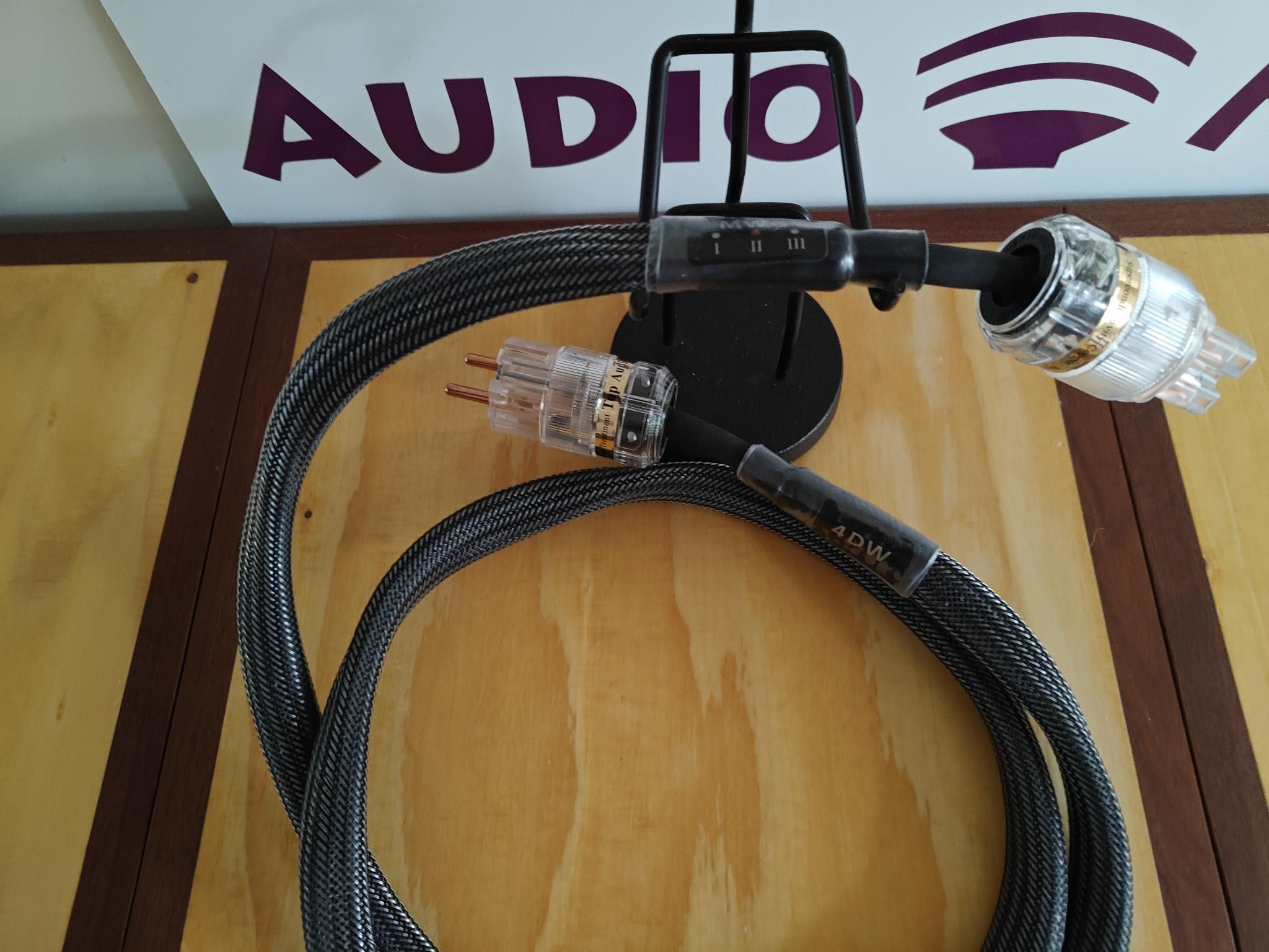 M-WAY 4DW  Gold AC stroomkabel