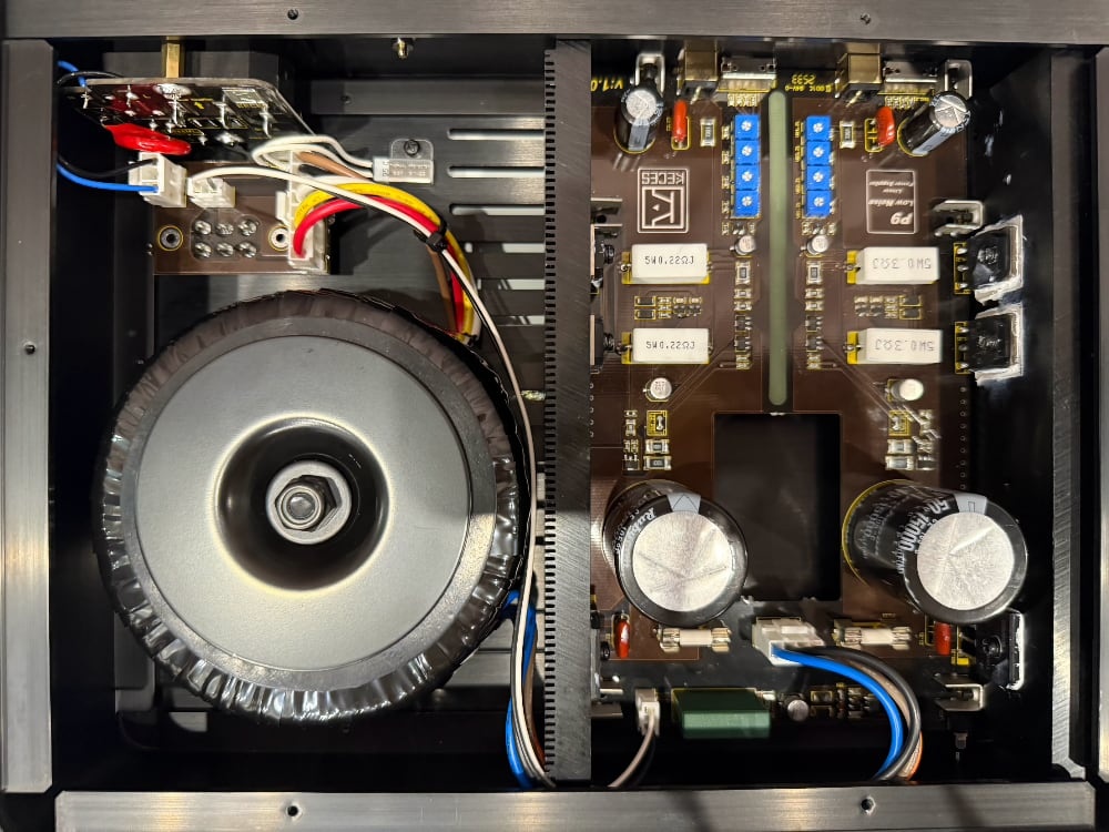 P9  Ultra Low Noise  Twin Linear Power Supply