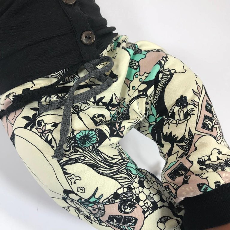 Warm harembroekje met fantasy print