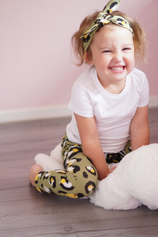 Legergroene slab bandana met luipaardprint