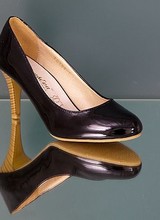 Pumps zwart lak met houten hak 12310