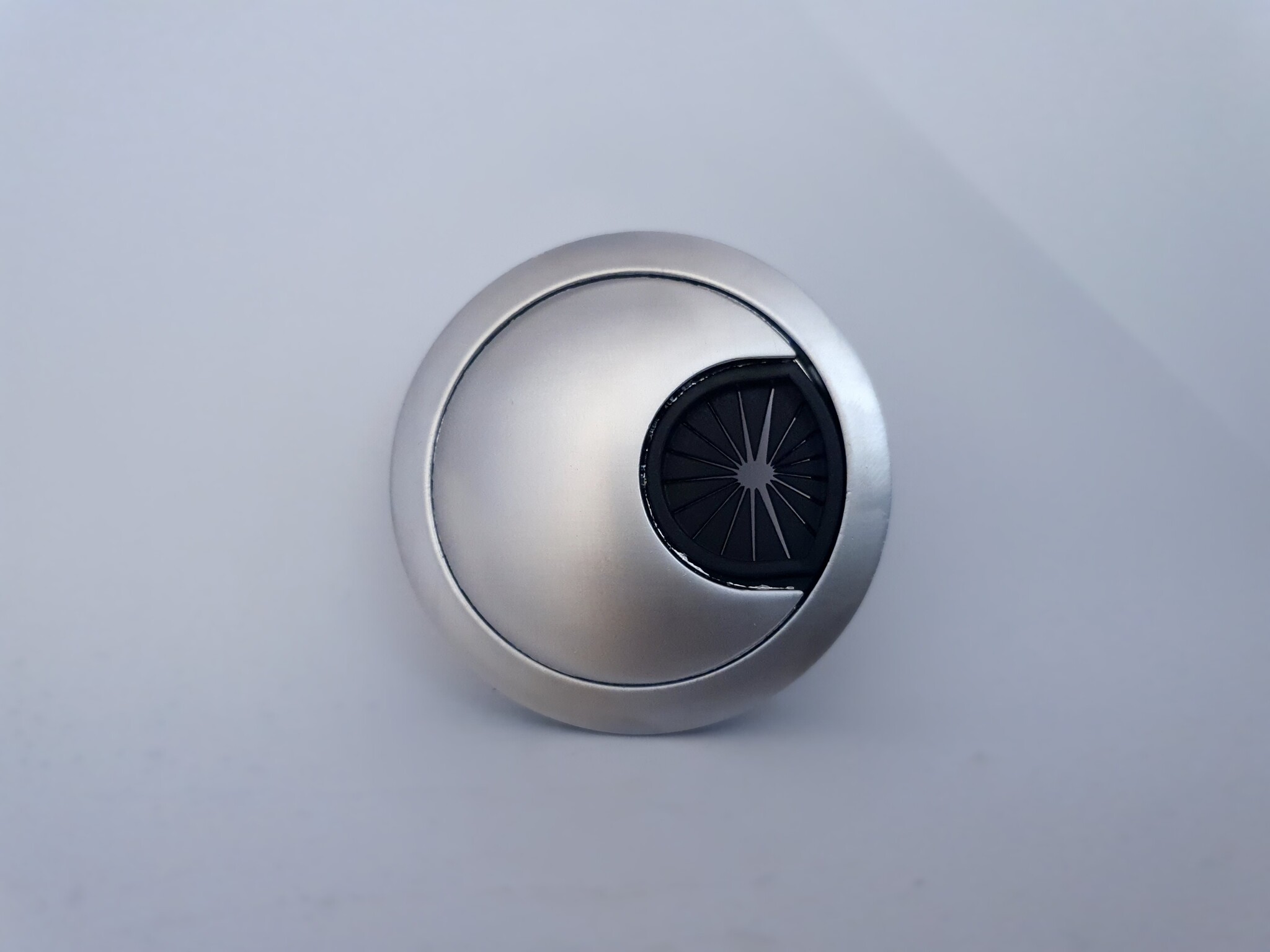 Multi Meubel Kabeldoorvoer metaal rond 50 mm MAT CHROOM.