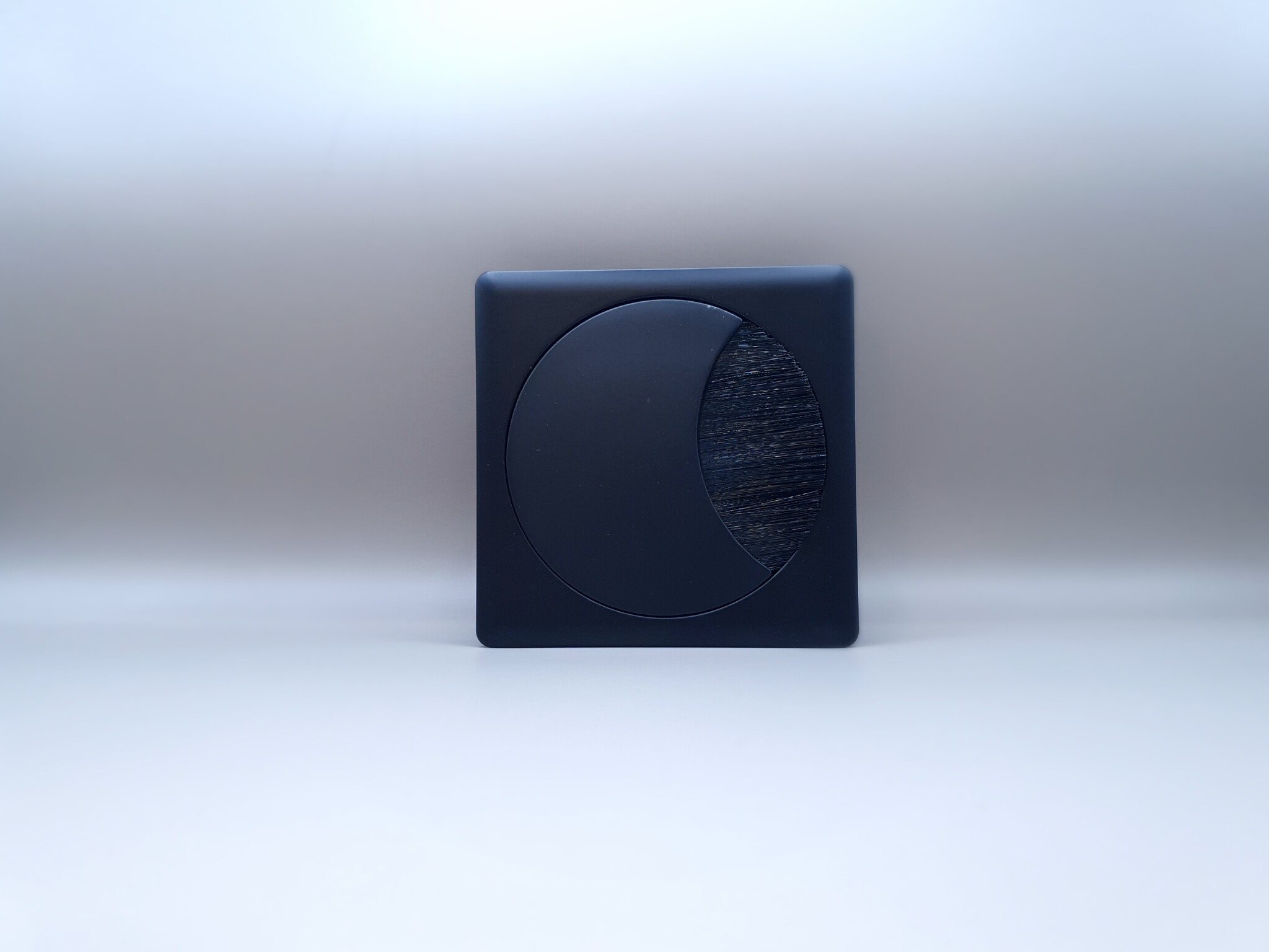 Multi Meubel Kabeldoorvoer metaal vierkant MAT ZWART