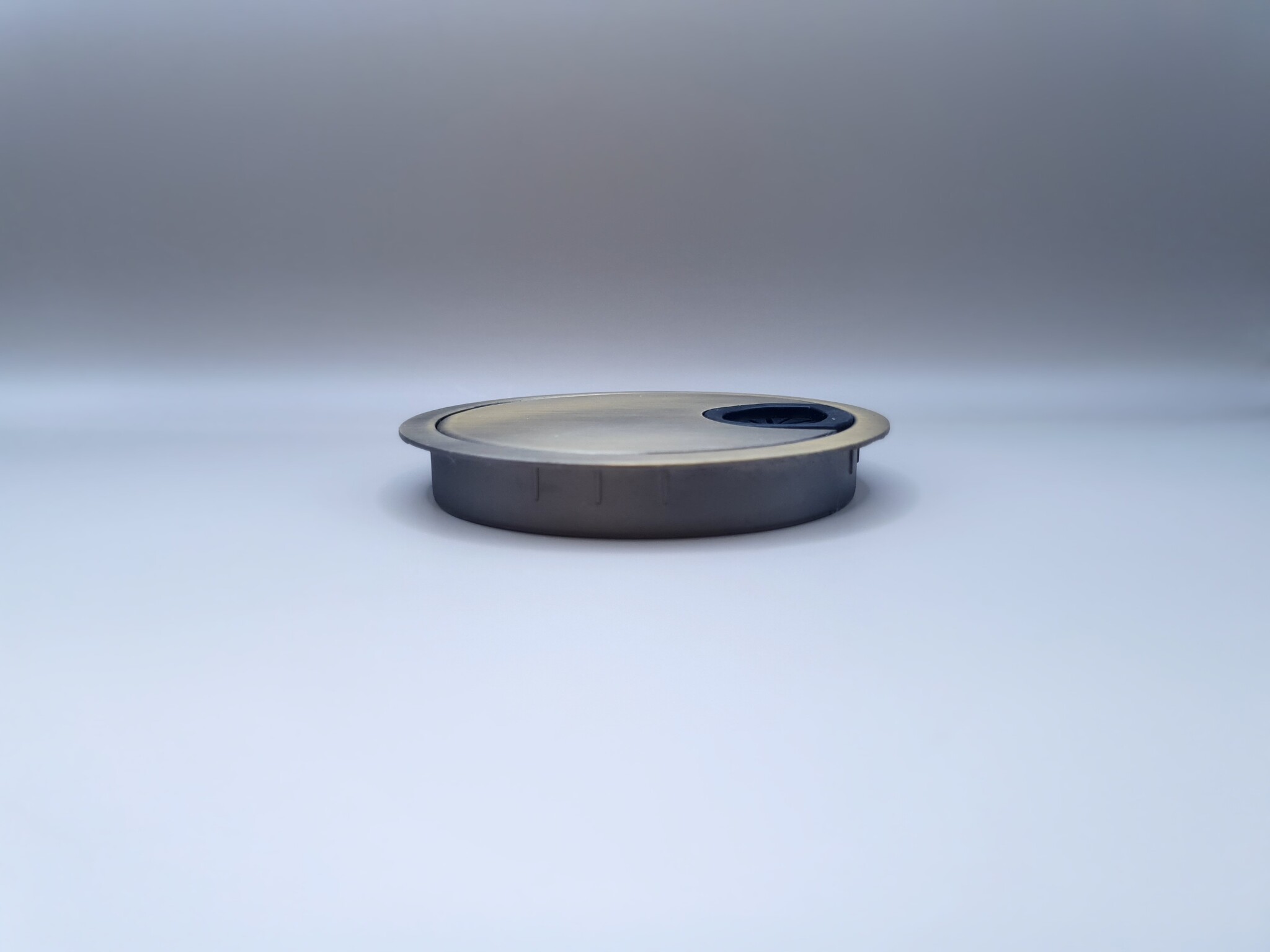 Multi Meubel Kabeldoorvoerdop Rond 80mm  METAAL Messing