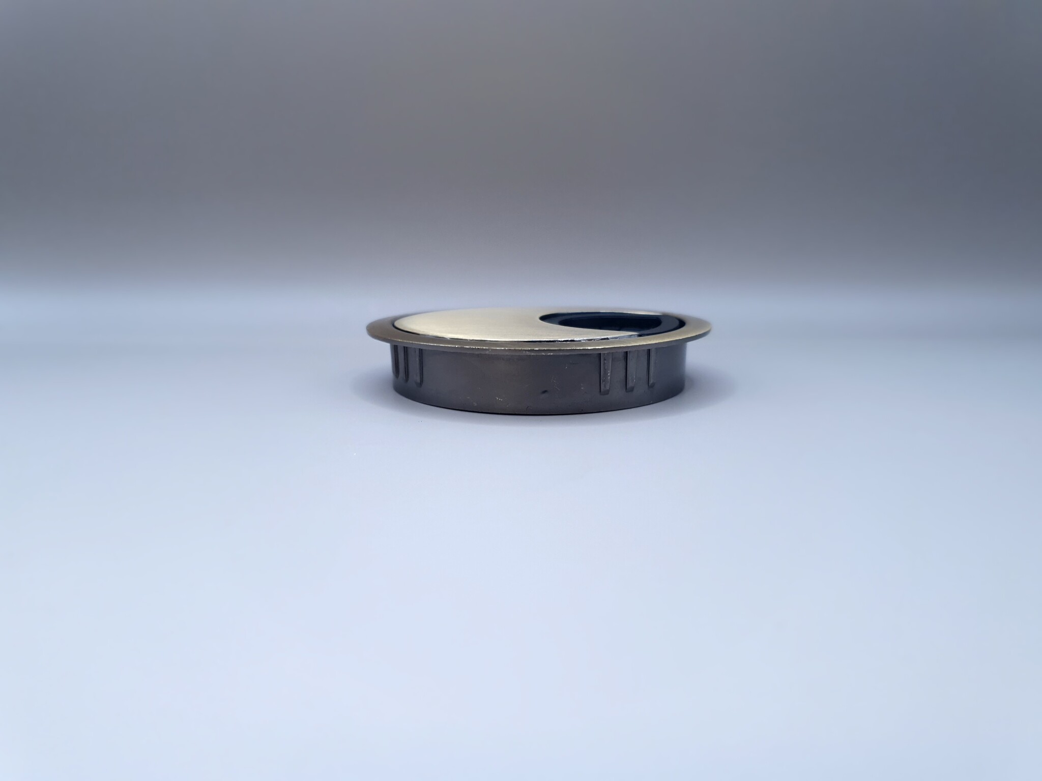 Multi Meubel Kabeldoorvoerdop Rond 60mm  METAAL Messing