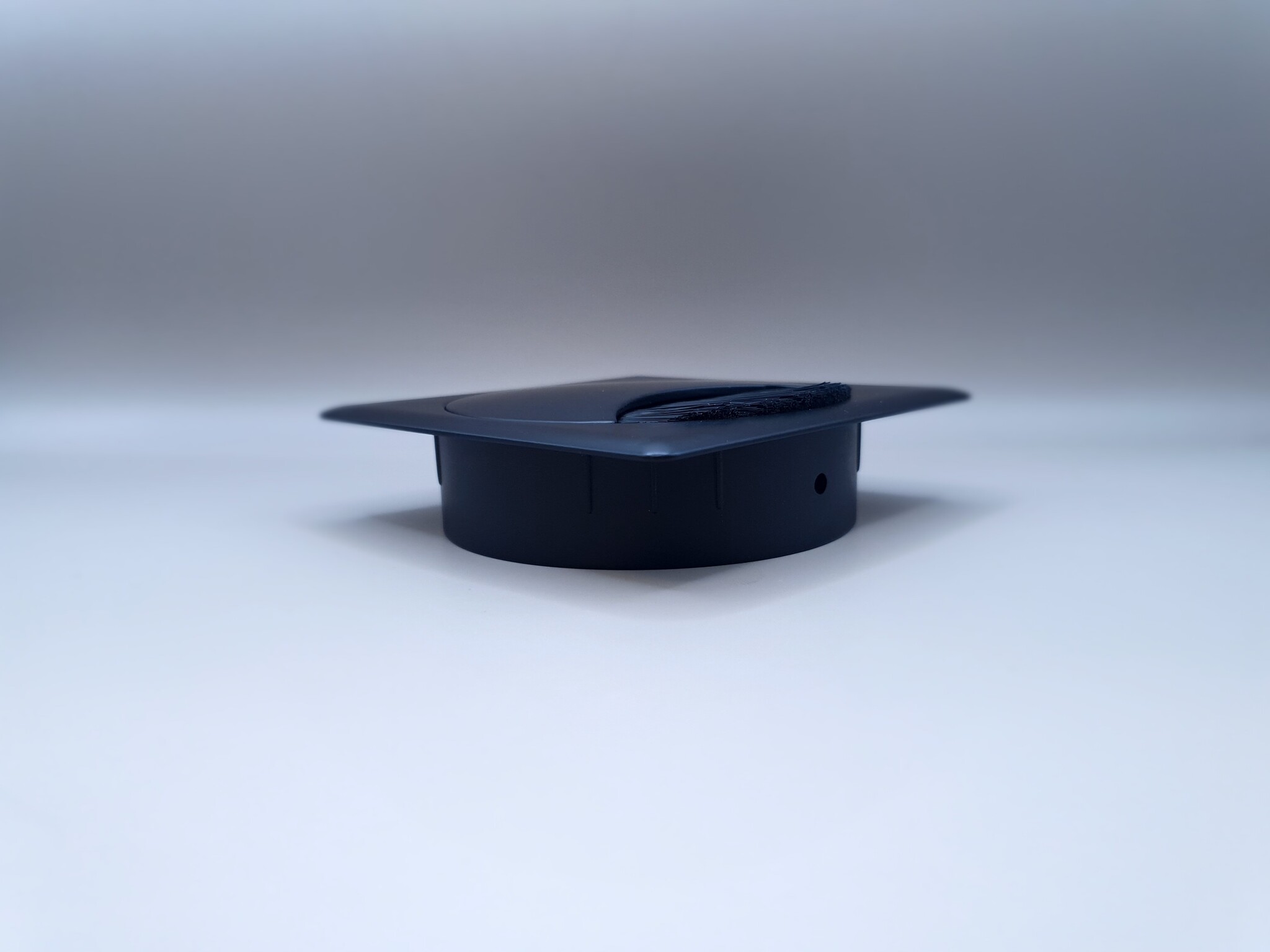 Multi Meubel Kabeldoorvoer metaal vierkant MAT ZWART