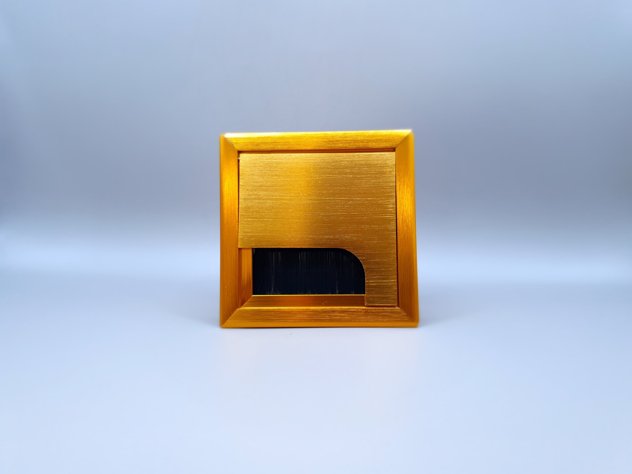 Kabeldoorvoer metaal ( aluminium) vierkant ORANJE GOUD GEBORSTELD met borstel, 70x70 mm.