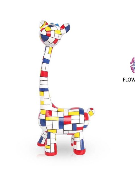 Mia Coppola Standing Giraffe Mondriaan