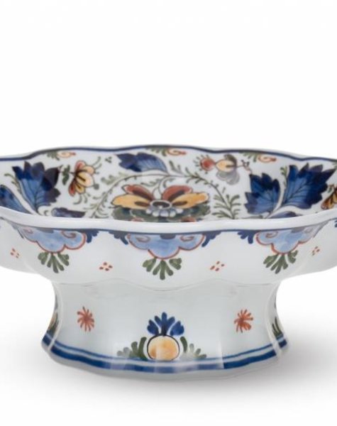 Porcelain bowl on foot - D23 cm