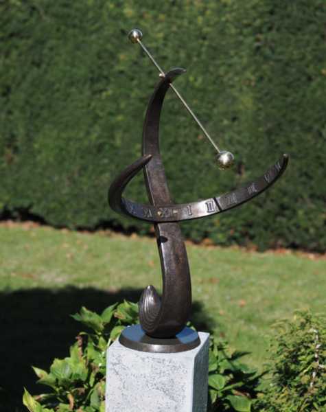 Bronze sundial - H90 cm