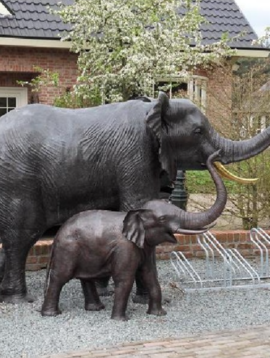 Elephant garden statue