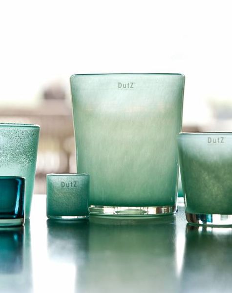 DutZ Conic jade vases