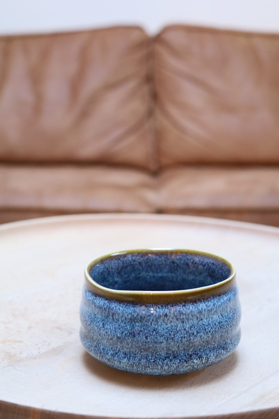 Porcelain Matcha bowl  - happy blauw