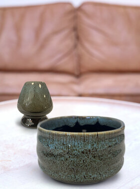 Matcha bowl & whisk holder - art shiny green/brown