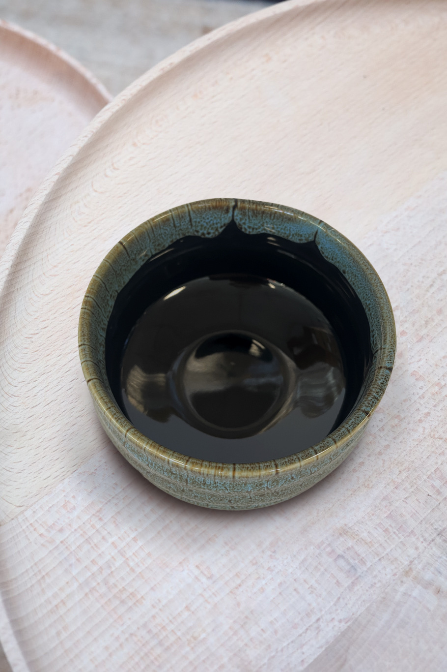 Matcha bowl & whisk houder - art shiny green/brown