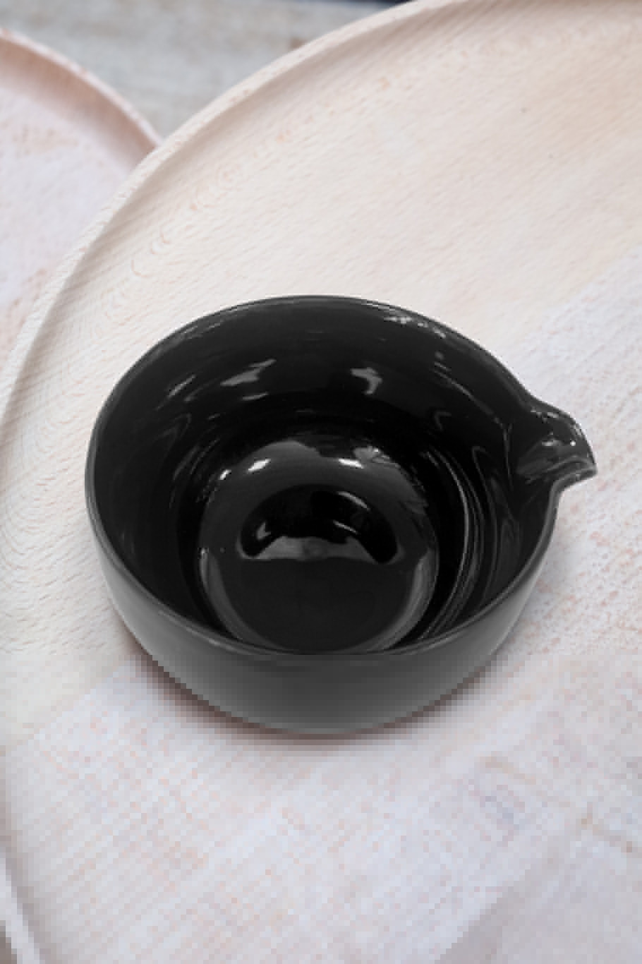 Matcha latte schenk bowl - zwart/wit (rond porselein)