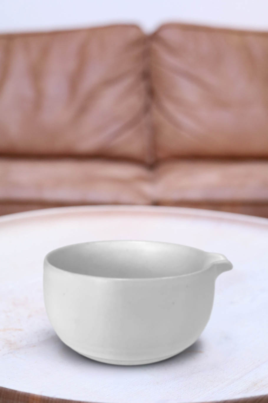 Matcha latte spout bowl - white (round - porcelain)