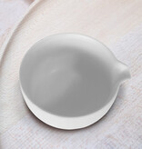 Matcha latte spout bowl - white (round - porcelain) Matcha latte spout bowl - white (round - porcelain)