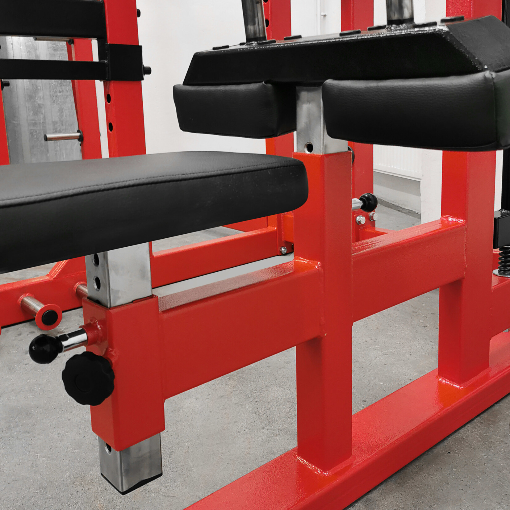 The Half Rack with Plate Loaded Lat Pulldown (9BX)