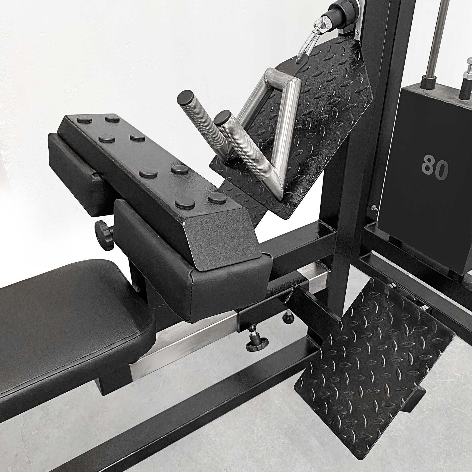 2-in-1: Seated Row and Lat Station (5M)