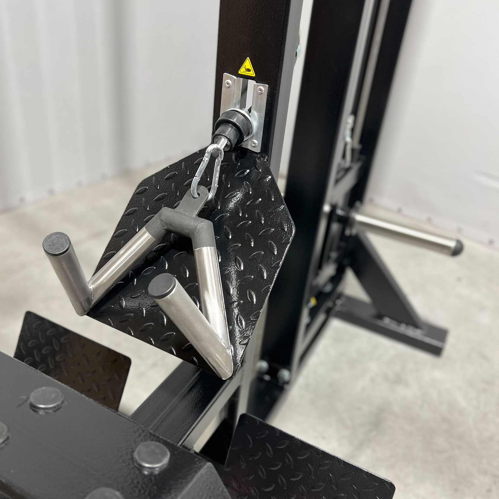 Seated Row and Lat Station (5MX) PLATE LOADED