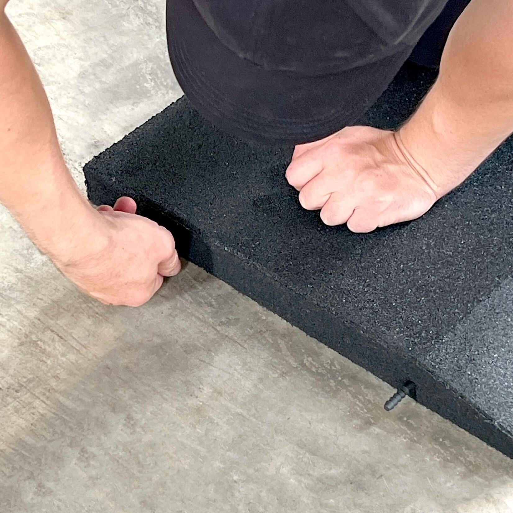 FLX BASE – Gym Flooring Rubber Floor Tiles with Beveled Edge Ramp