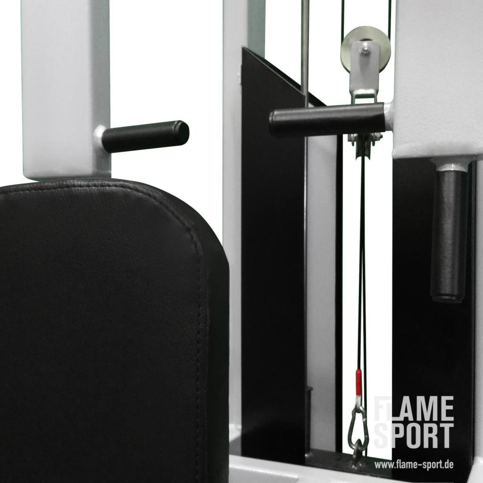 Butterfly und Butterfly Reverse (Pec Deck / Rear Delt) (9M)