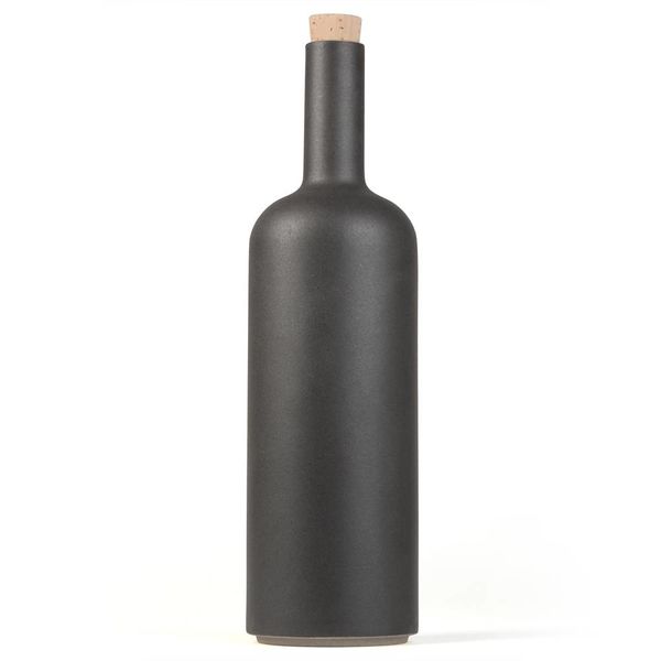 hasami porcelain hasami bottle | glazed matt black - design takuhiro shinomoto