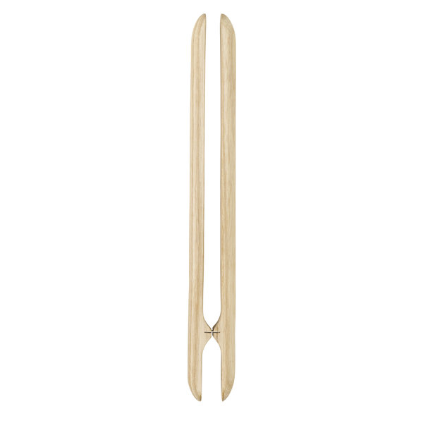 rig-tig by stelton easy tongs out of oak wood - design cecilie manz