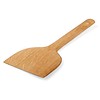 easy plaice turner out of oak wood  – design cecilie manz