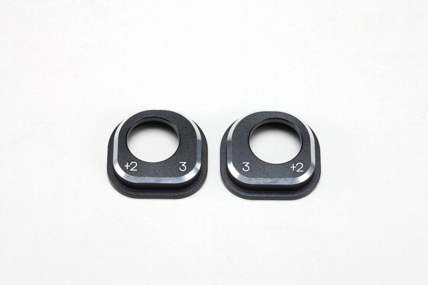 Yokomo MD1 Alum. Diff. Height Adjust 4-Gears +2mm L/R Yokomo MD1 Alum. Diff. Height Adjust 4-Gears +2mm L/R