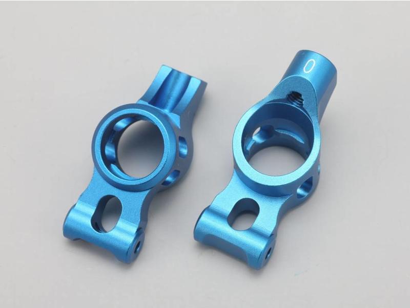 Yokomo BD-415A00 - Aluminium Rear Hub Carrier Toe-In 0° - Blue (2pcs) - DISCONTINUED