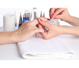Cosmetische manicure (30 min)